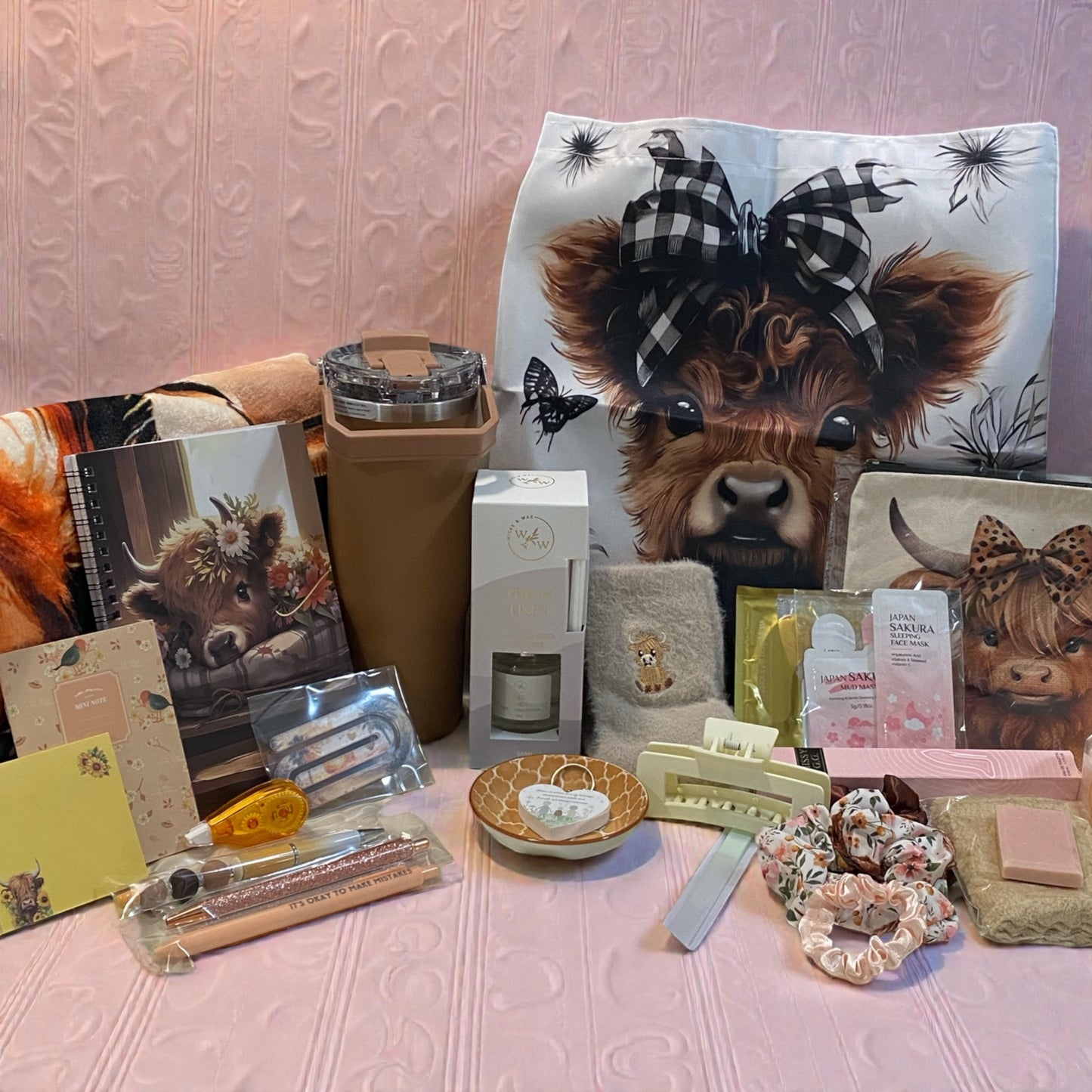 Cozy Cow Gift Box 🐄